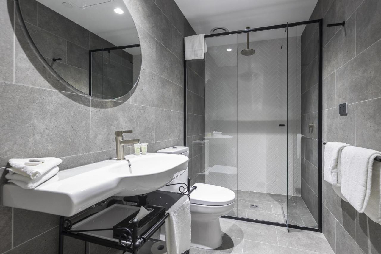 Q Squared Serviced Apartments เมลเบิร์น ภายนอก รูปภาพ
